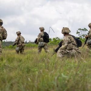 US military races to vaccinate new recruits before flu shots expire