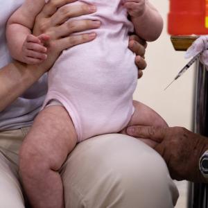 Without evidence, FDA official claims 10 children's deaths due to COVID vaccine