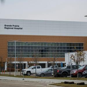 Woman voices concern after Grande Prairie surgical tool sterilization issues see her airlifted for surgery