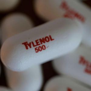 Woman's Tylenol overdose death prompts calls for smaller packaging: coroner