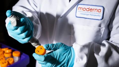 Moderna pulls application for U.S. approval of COVID-flu shot