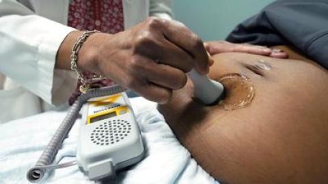 COVID vaccine 'strongly recommended' during pregnancy, Canadian doctors say