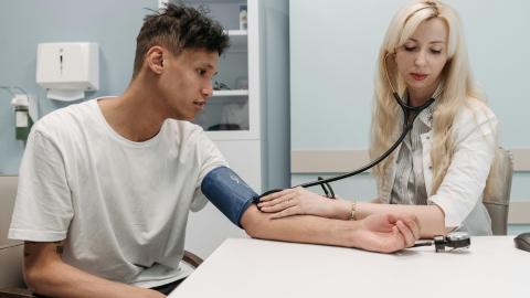 Study says lowering diagnostic threshold for hypertension from 140/90 to 130/80 would save lives