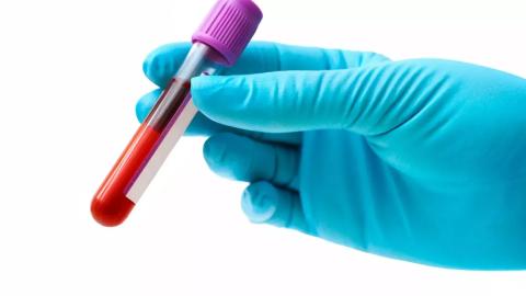 Artificial blood that could work for all blood types in trials