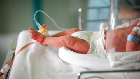 Early antibiotics tied to higher risk of childhood infections, antibiotic use, and asthma
