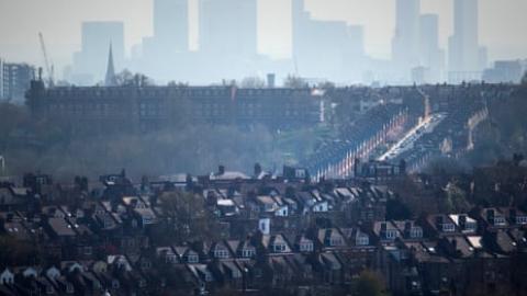 UK air pollution killing more than 500 people a week, doctors say