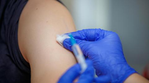 Maternal flu vaccine protects newborns, vaccination in kids also effective, studies show