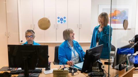 Morning Update: The volunteers behind Canadian health care