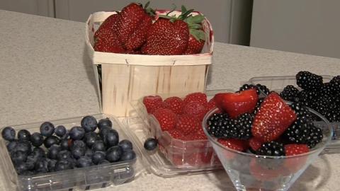 Ontario residents advised to wash all fresh produce amid ‘explosive diarrhea’ linked to U.S. cyclosporiasis outbreak