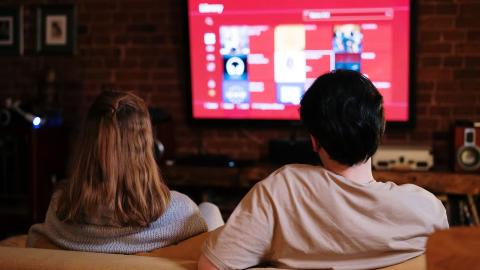 Study links frequent TV watching to brain changes later in life