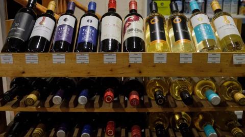 The connection between alcohol and cancer is well known. So why are there no warning labels on bottles?