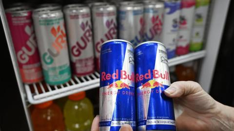 Mixing energy drinks and alcohol can lead to ‘wide-awake drunk’ danger. So why did Health Canada drop warning labels?
