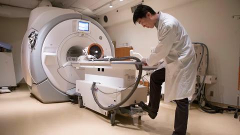 Clinics, technicians question Alberta's new self-referral method for health testsDayne Patterson