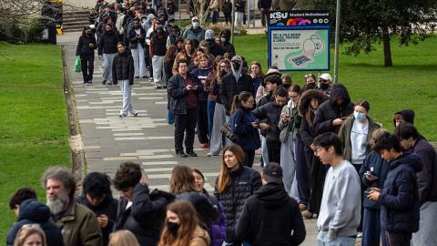 2 people dead after meningitis outbreak at U.K. university