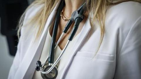 Canadian medical associations 'relieved' as school accreditation splits from U.S.