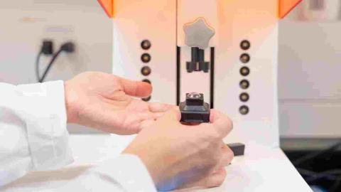 Breakthrough process 3D prints contact lenses in 20 minutes