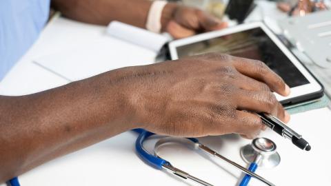 AI in Health Care: Canadians Using AI, But Draw the Line at Autonomous Diagnosis