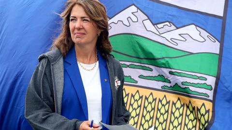 Alberta Premier Danielle Smith asks Ottawa for 'latitude' as dual practice health care model takes effect