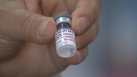 Alberta to cover COVID vaccines for health-care workers after all