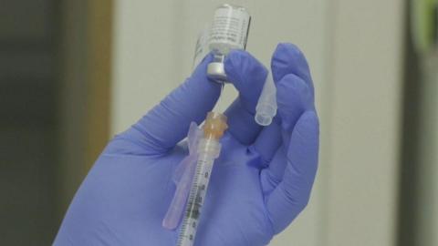 B.C. offers Albertans free COVID-19 shots