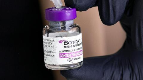 Calgary doctor suspended over illegal Botox injections