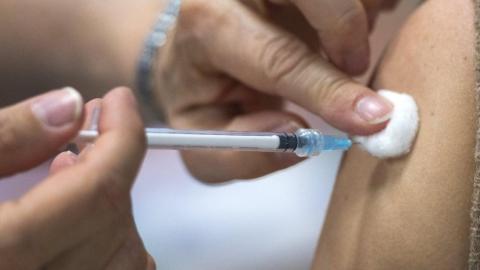 Health Canada approves updated Pfizer, Moderna COVID-19 vaccines for fall