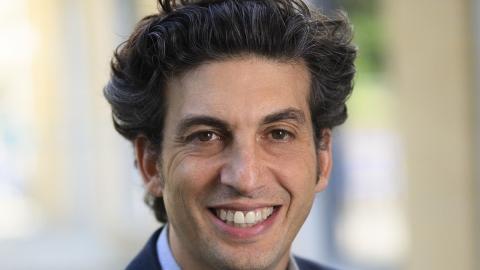 Expert calls for Hep B vaccines at birth in Ontario, saying kids are falling through the cracks