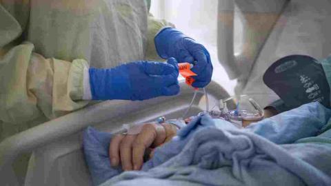 Fewer Albertans dying due to COVID-19, statistics show. But experts warn the risk isn't gone