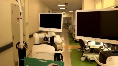 First-of-its-kind medical robot is helping doctors perform spinal surgeries in Delaware