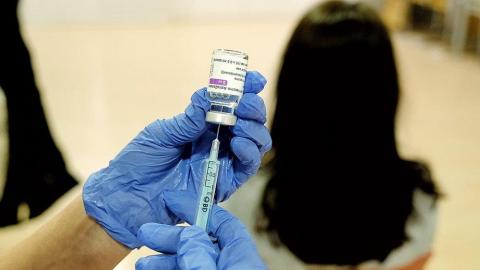 Flu and COVID Vaccines Coming Soon to BC Pharmacies