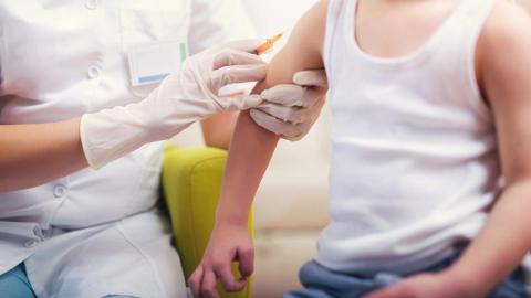 Flu vaccine no longer free for all Quebecers; high risk groups only