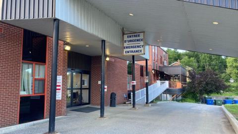 Forget bilingual status for hospitals, we want access to Ontario care, western Quebecers say