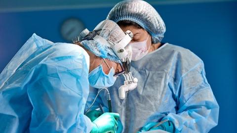 Gender bias holds back female surgeons, study finds