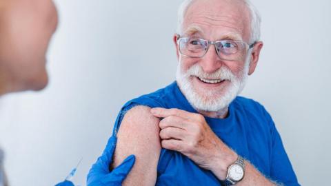 High-dose flu vaccine tied to lower Alzheimer's risk in older adults