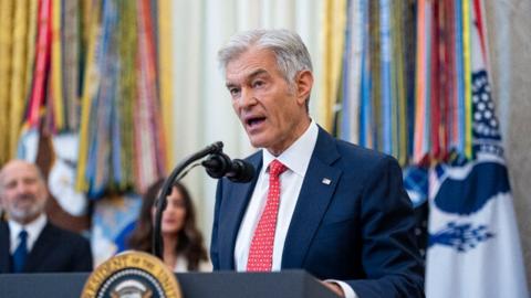 In Tense Meeting, Dr. Oz Pressured Medical Societies on Trans Care for Teens