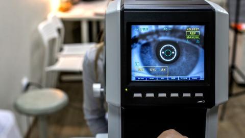 Let Alberta optometrists do the job they're trained to do