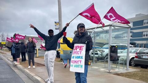 Long-term care workers in Lunenburg, N.S., join CUPE strike