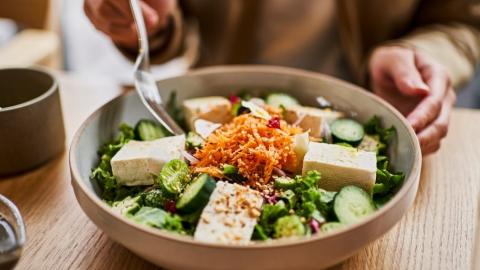 Low-fat or low-carb — which is better for the heart? The answer may surprise you