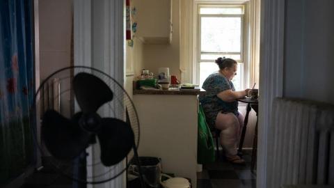 Low-income renters press governments for ways to cool apartments in heat waves