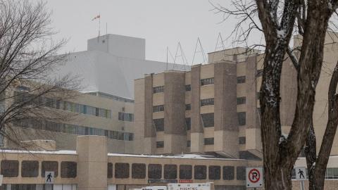 Metal detectors welcome in Sask. ERs, but union head calls for more changes