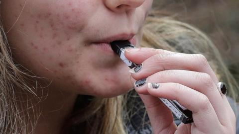 Montreal girls now outpace boys in vaping and drug use, public health report reveals