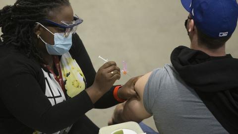 'New approach' to COVID shots puts Albertans at risk