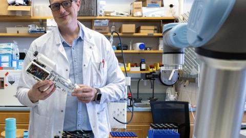 New 'track and trace' program uses advanced testing and AI to locate origin of toxic drugs in B.C.