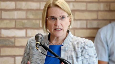 Ontario adding 20,000 publicly funded hip and knee surgeries at private clinics