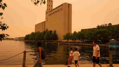 Wildfires in Ontario make Toronto air quality worst in world