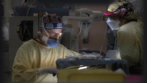 Patients from poorer neighborhoods at higher risk of dying after surgery