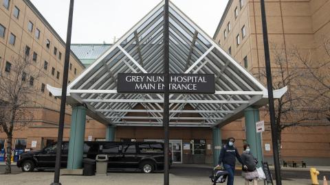 Preventable deaths, 'near-misses' caused by overcrowding in Alberta emergency rooms, documents show