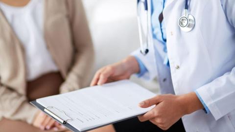 Quebec invests nearly $1M for 'patient navigators' to improve health care for English-speakers