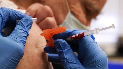 Quebec joins Alberta in ending free COVID-19 shots, may charge $180 per dose