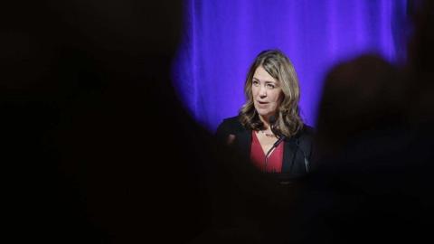 Report into Alberta Health Services contracts finds conflicts widely known